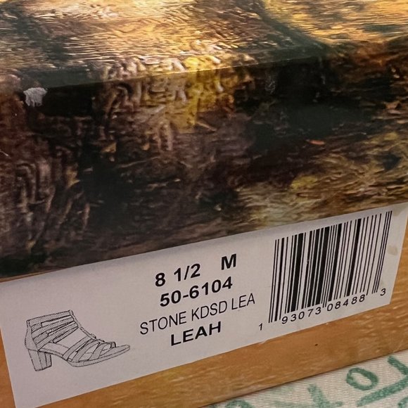 Bella Vita Heeled Strappy Sandals 8 1/2 NWOT - Picture 10 of 10